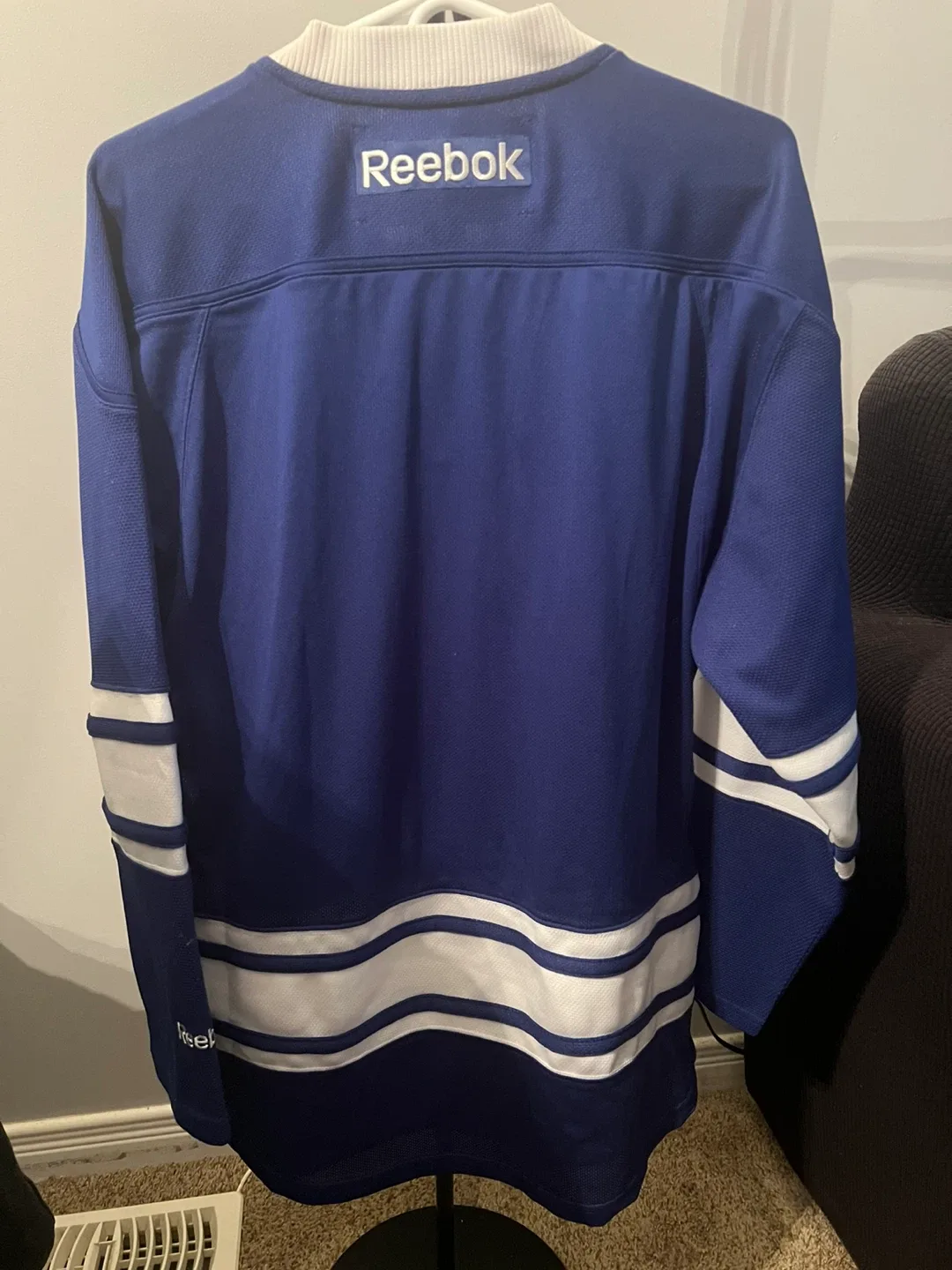 Reebok Toronto Maple Leafs Jersey - Size S image indicator(3)