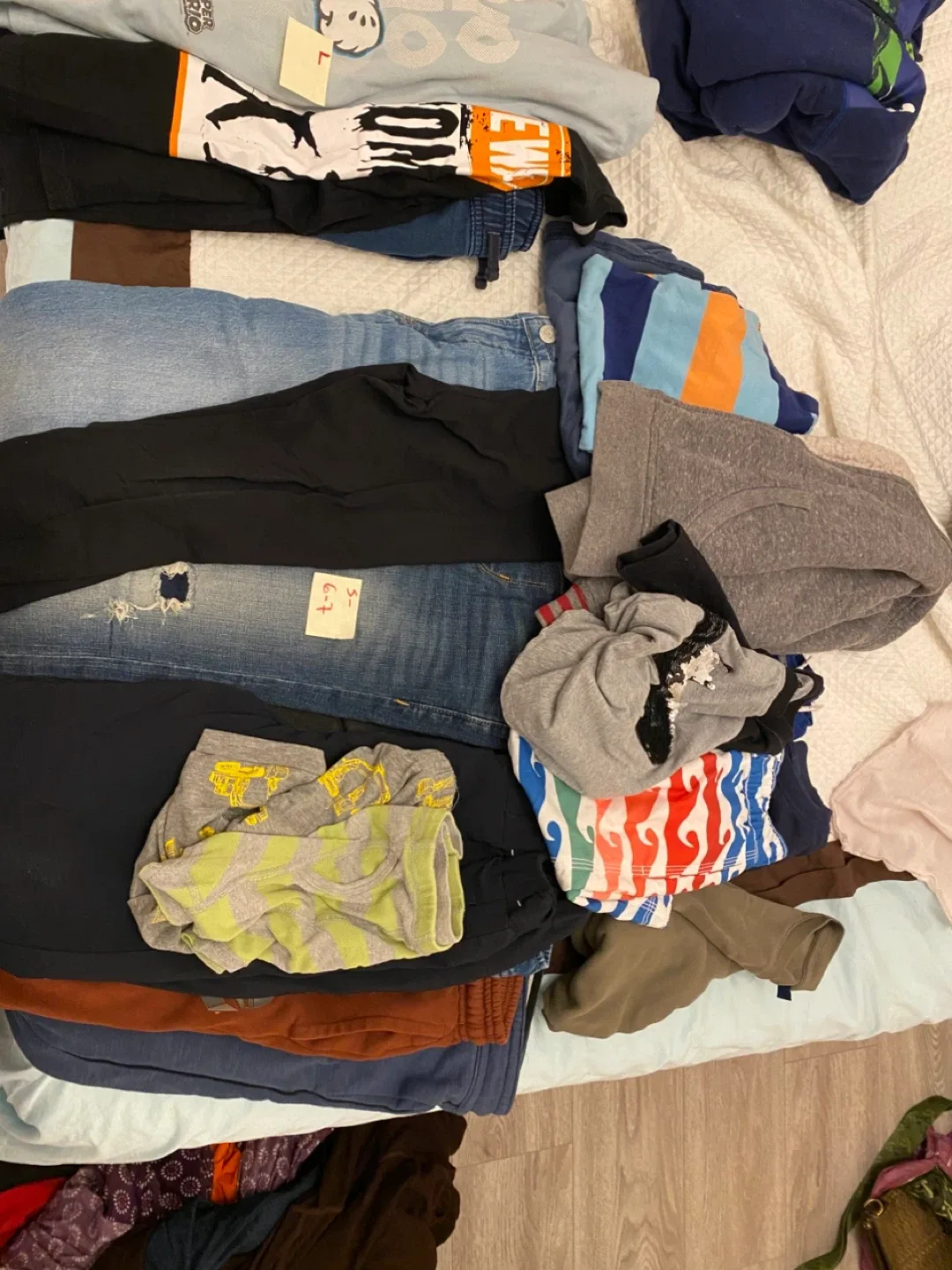 #cleanout Mixed Kids Clothes Bundle image indicator(3)