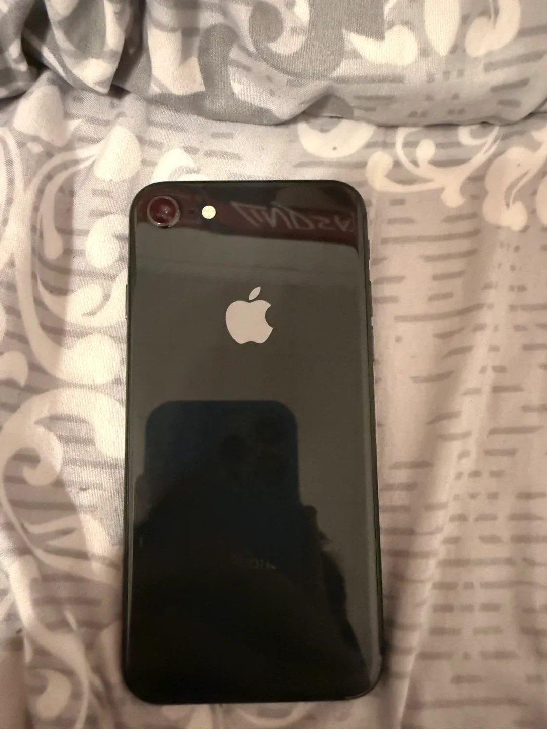 Apple iPhone 8 - Black