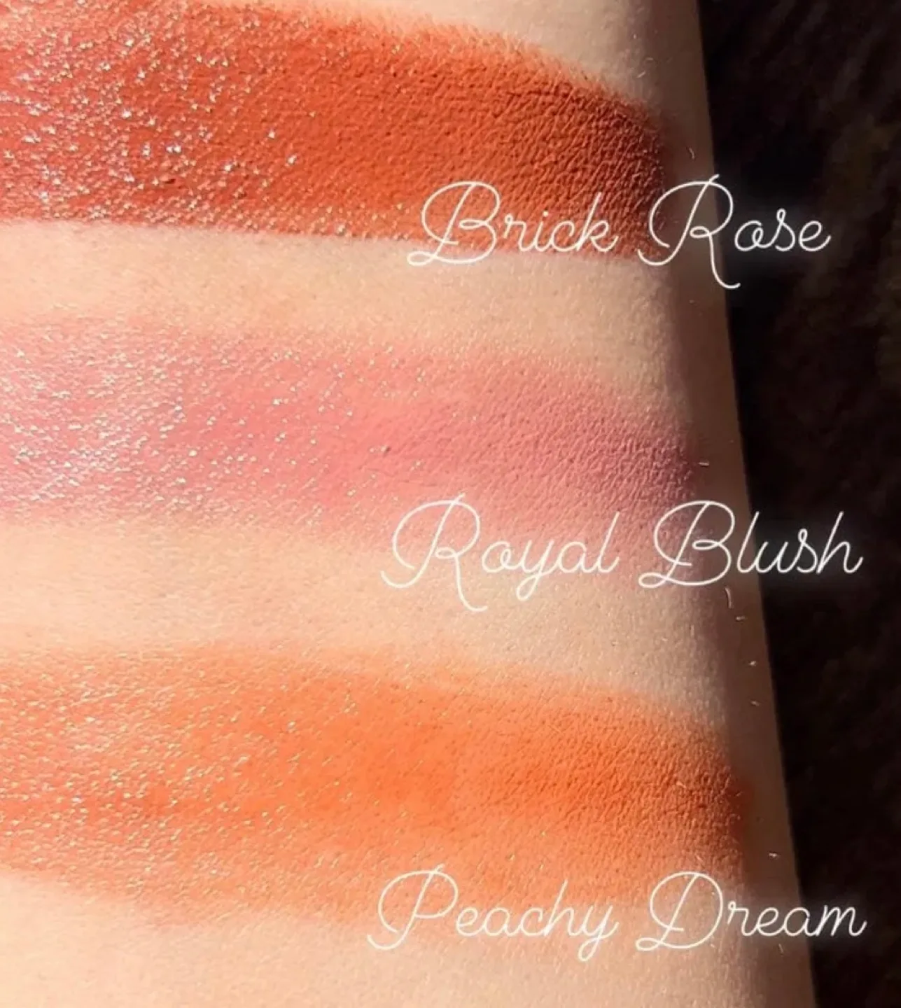 Bee•och Royal Blush Tinted Lip Balm image indicator(3)
