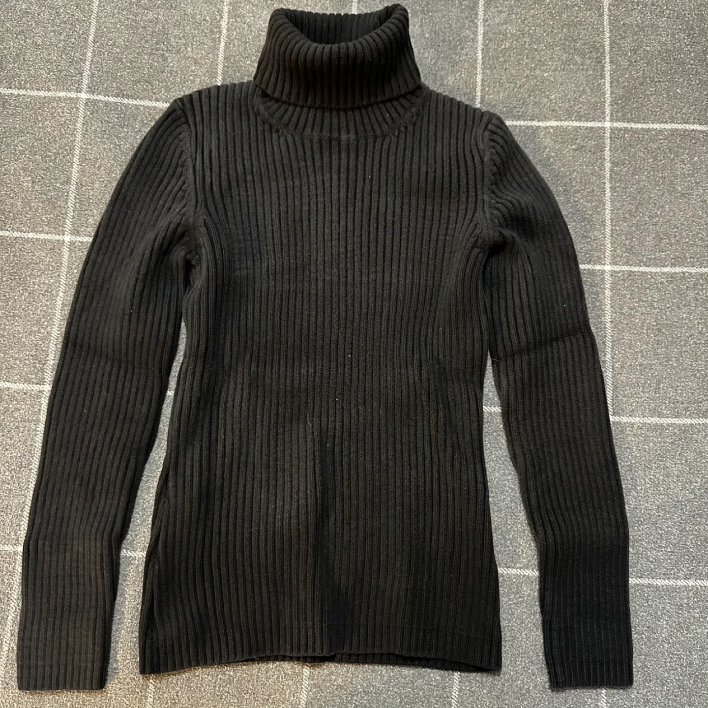 Club Monaco Black Ribbed Turtleneck