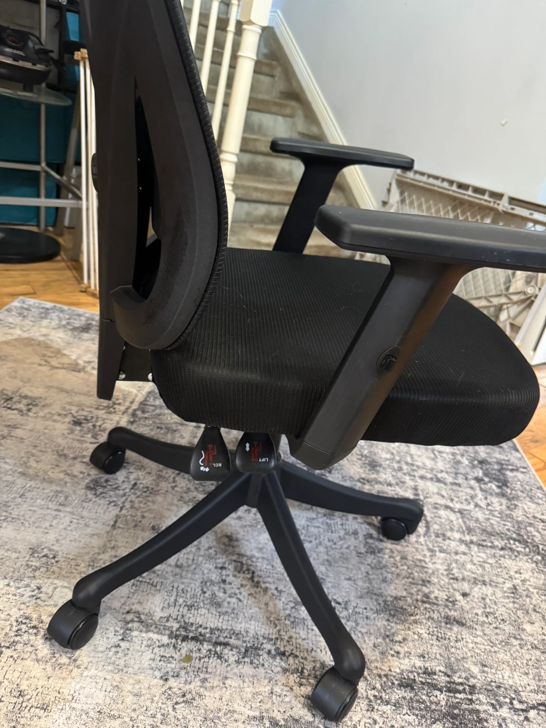 Ergonomic Office Chair - Black - photo 2