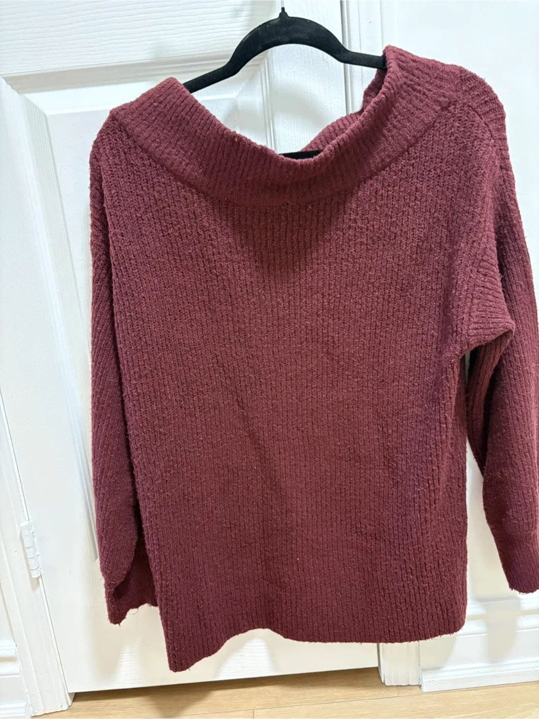 Medium soft Seven Sisters Burgundy red #cleanout winter Sweater