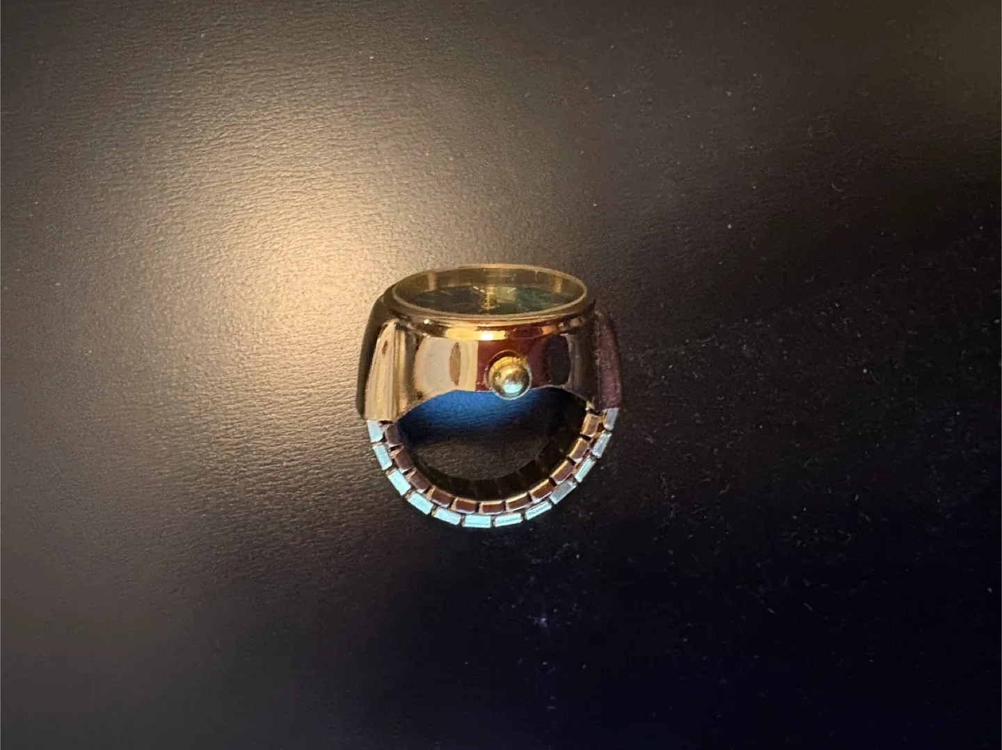 Vintage Gold Colvins Ring Watch image indicator(2)