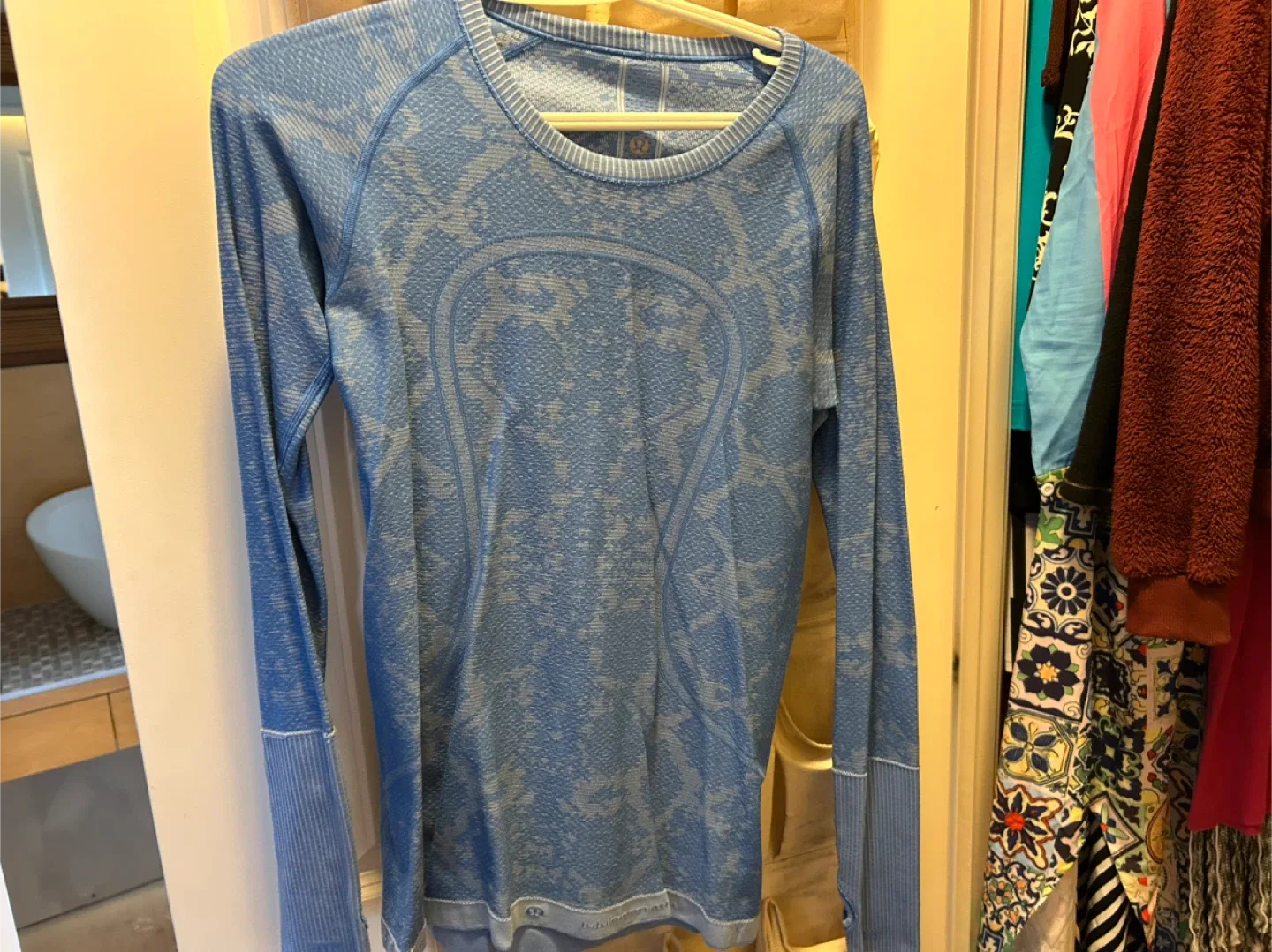 Lululemon size 8 Swiftly Tech Long Sleeve Shirt Size 8