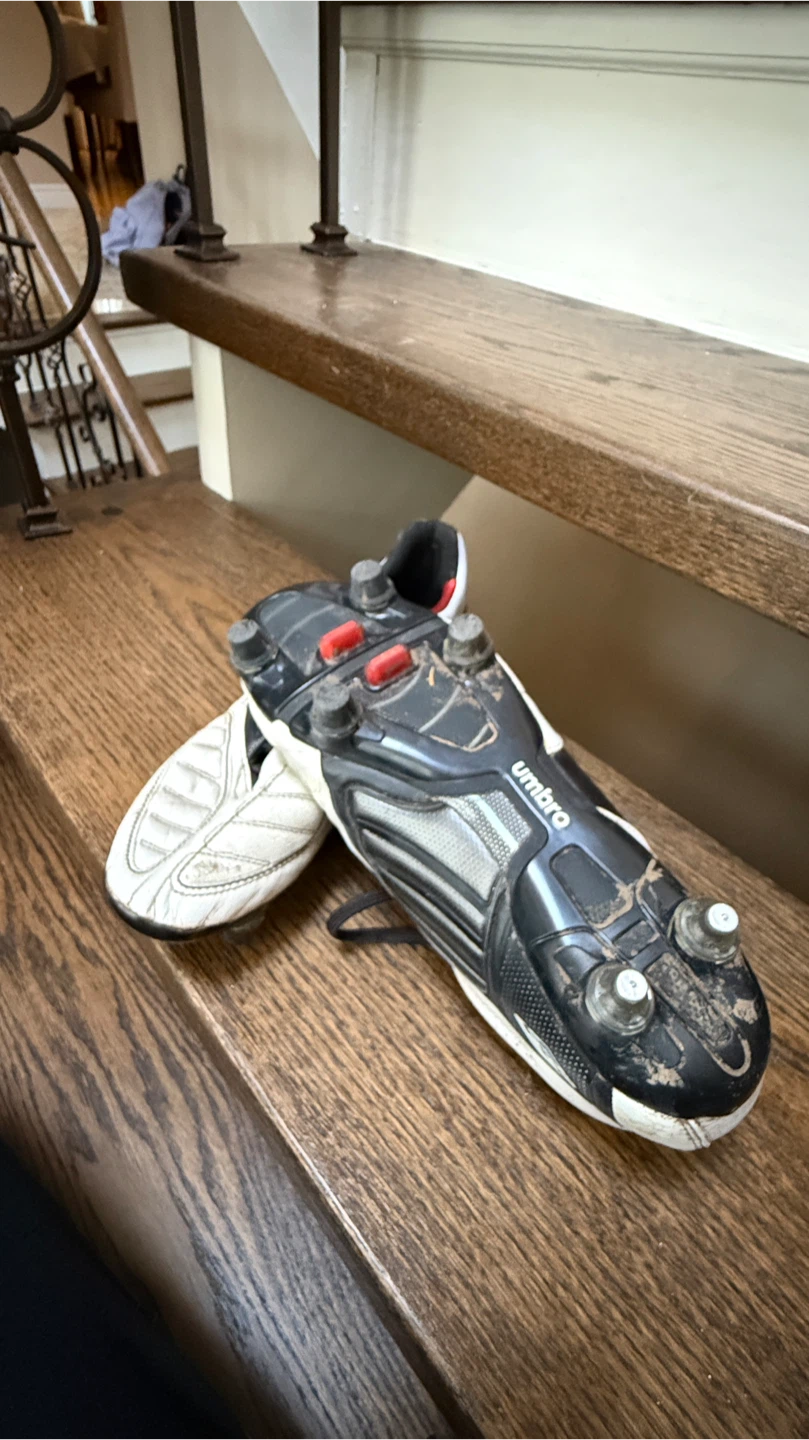 Umbro Soccer Cleats SF size 8.5 - photo 3