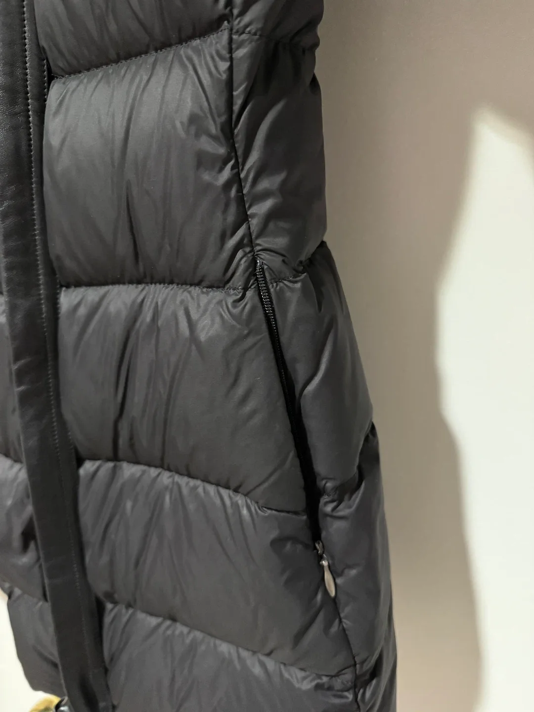 Mackage Charcoal Light Down Puffer Jacket - Size S image indicator(6)