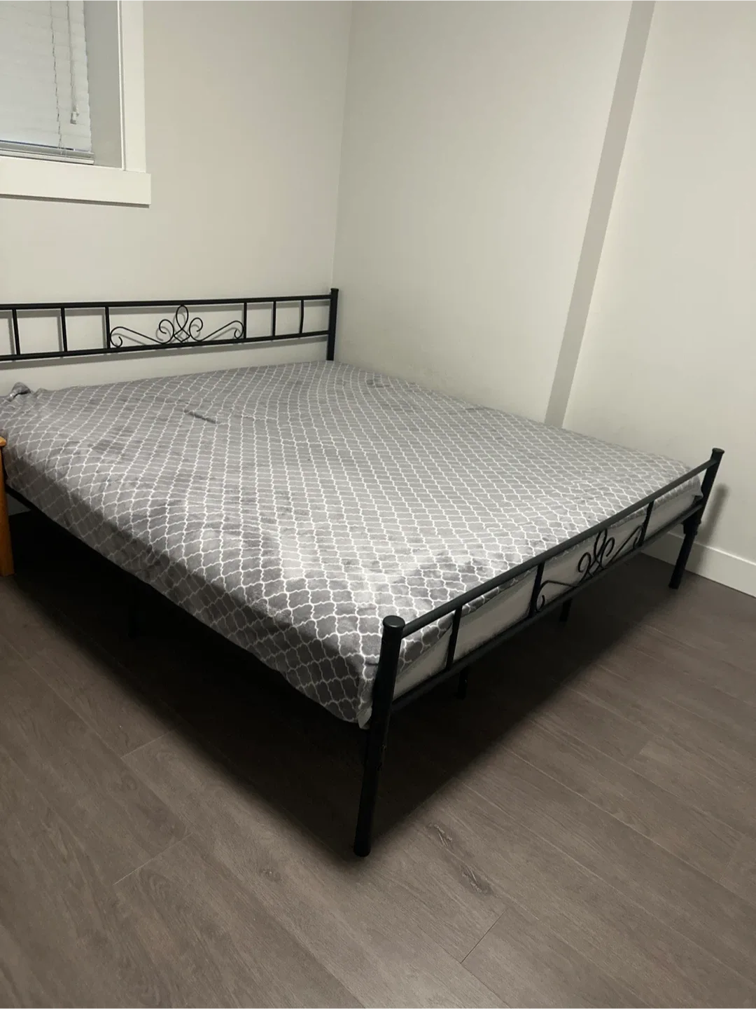 King size Metal Bed Frame with mattress