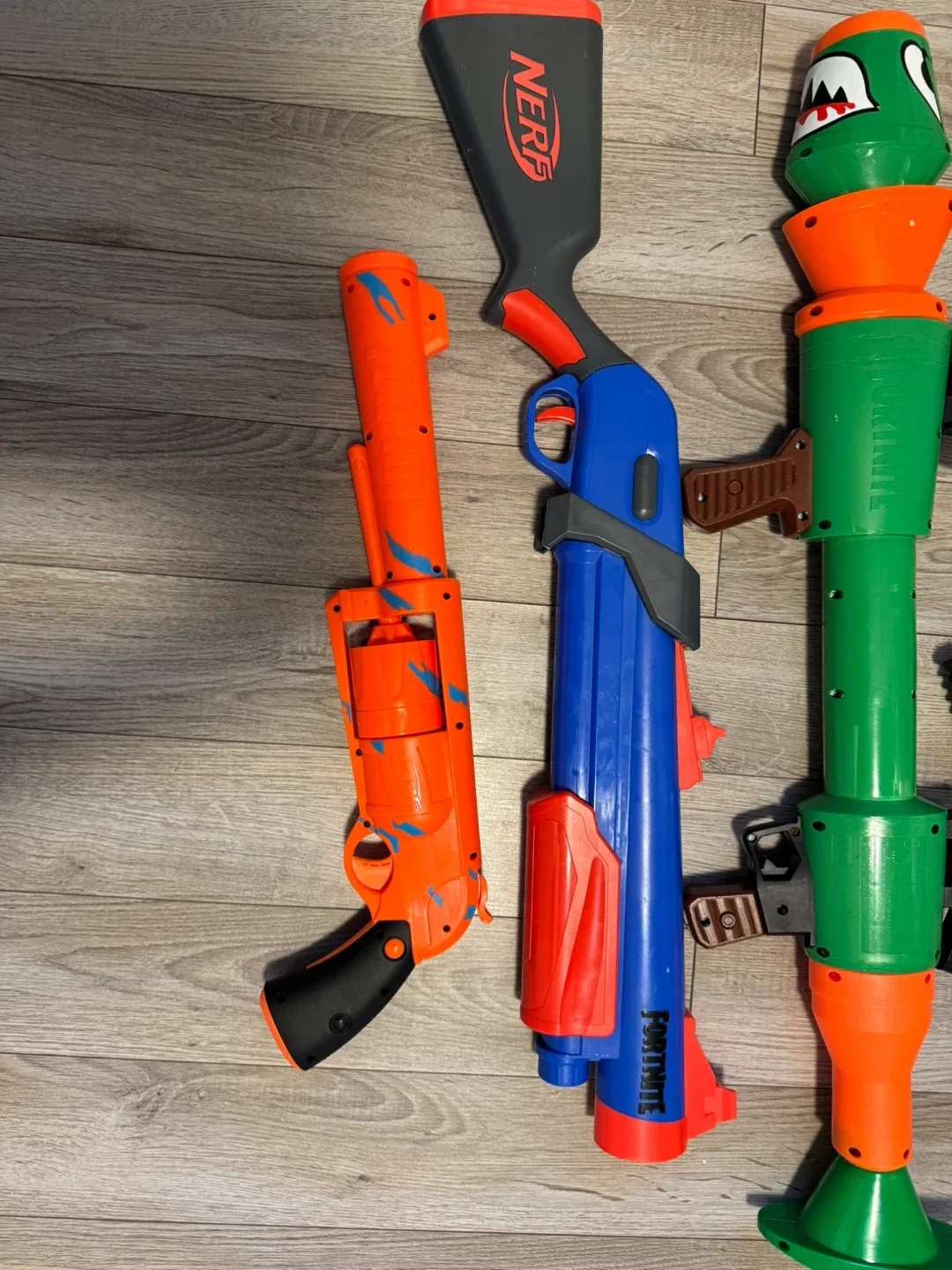 Nerf Fortnite Blasters Bundle image indicator(2)