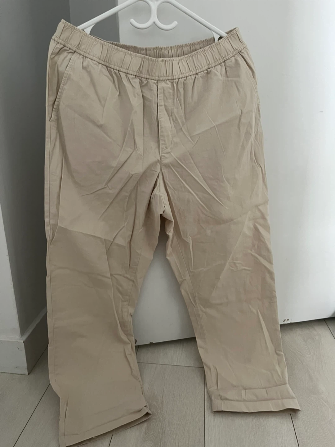 Uniqlo Beige Relaxed cotton Pants