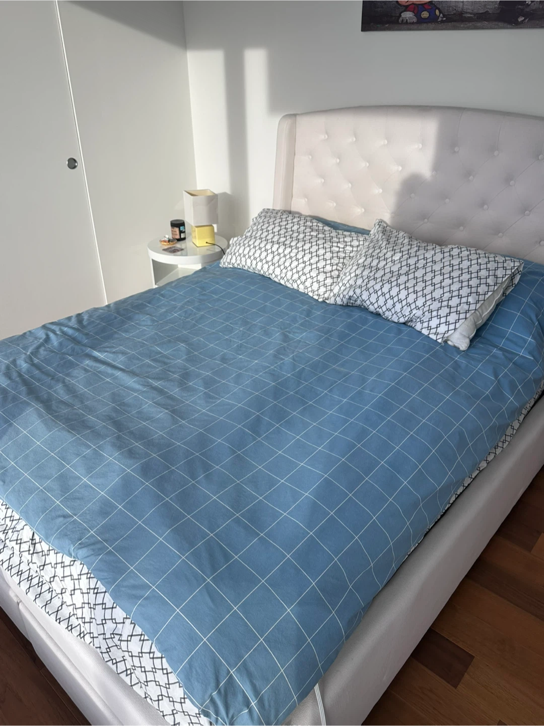Upholstered Bed Frame - Queen Size - photo 2
