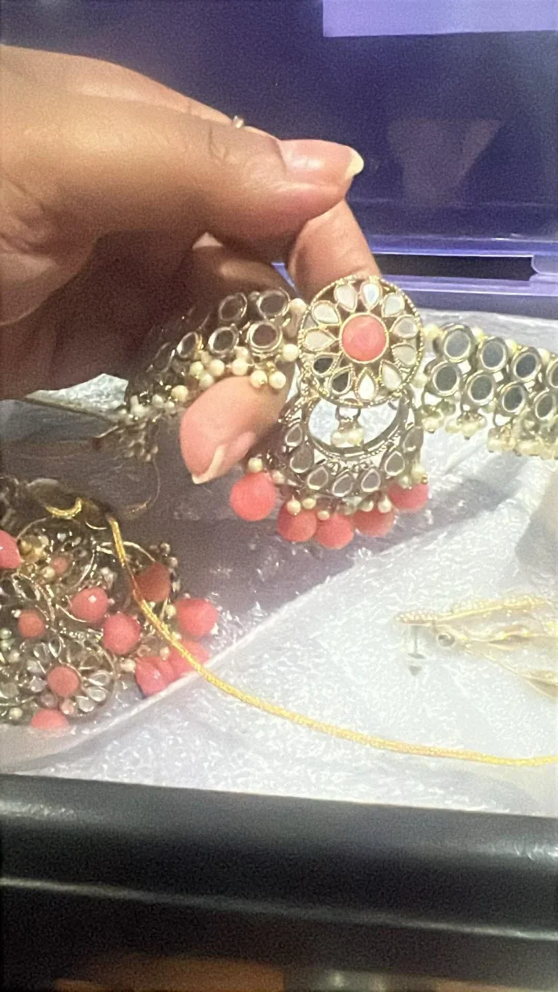 Jewellery Set - Necklace and Earrings #Cleanout image indicator(2)