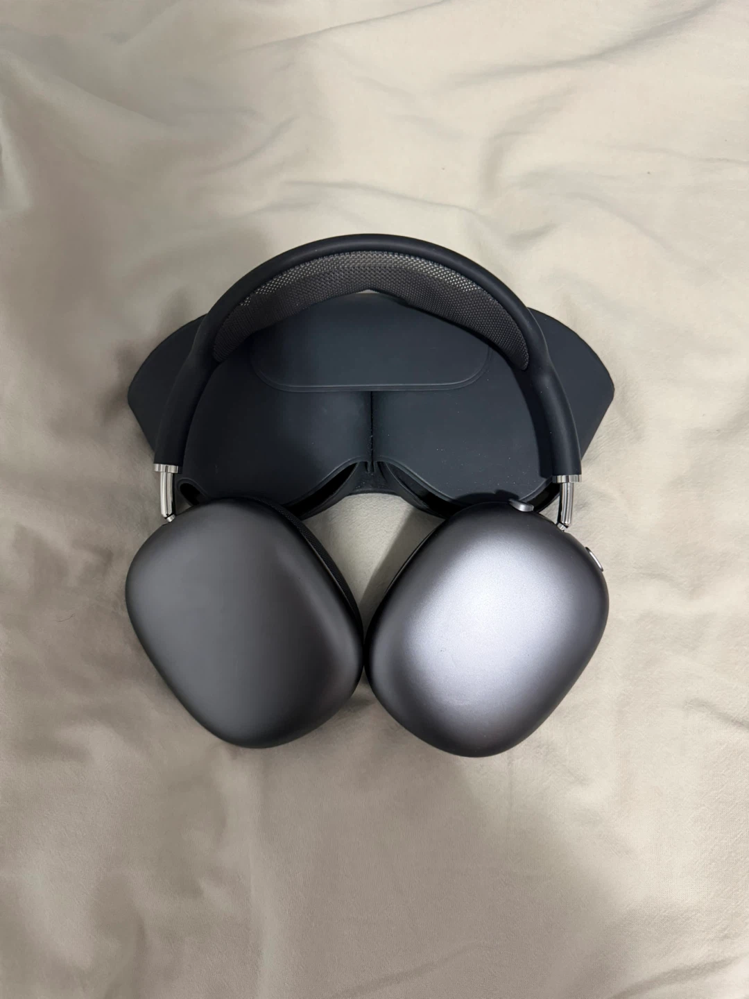 1st Gen Apple Airpods Max - Black