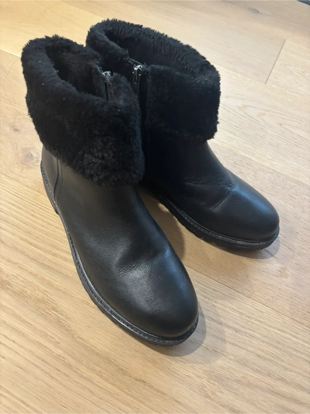 Cougar Kendal Black Leather Waterproof Winter Boots, Size 9