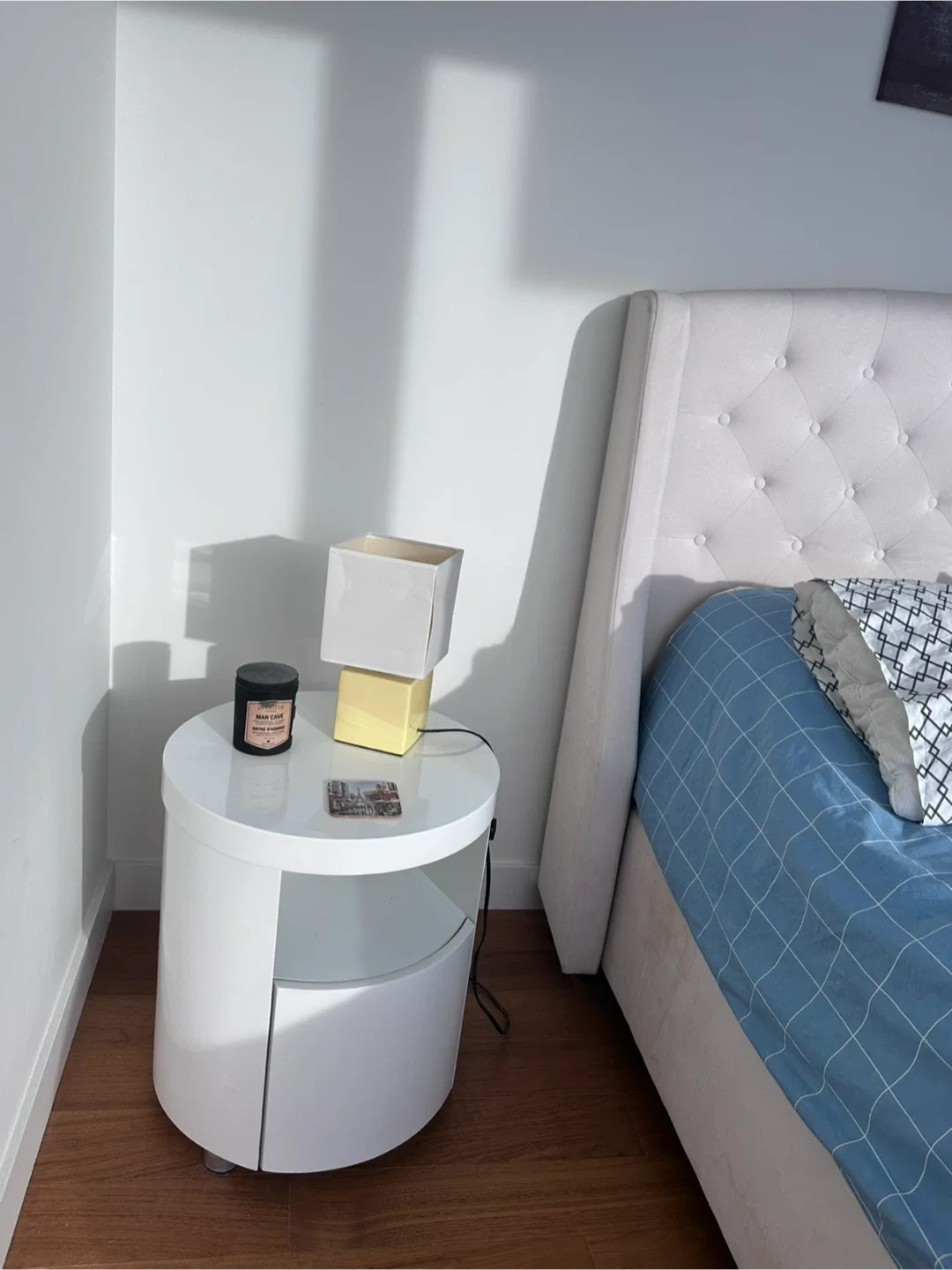 Structube White Round Side Table