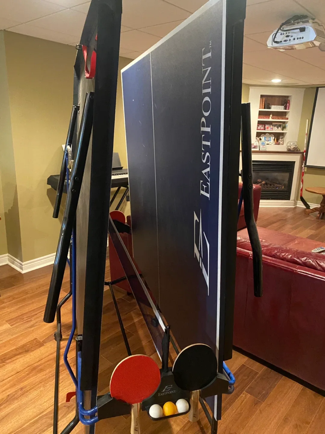 EastPoint Foldable Table Tennis Table image indicator(4)