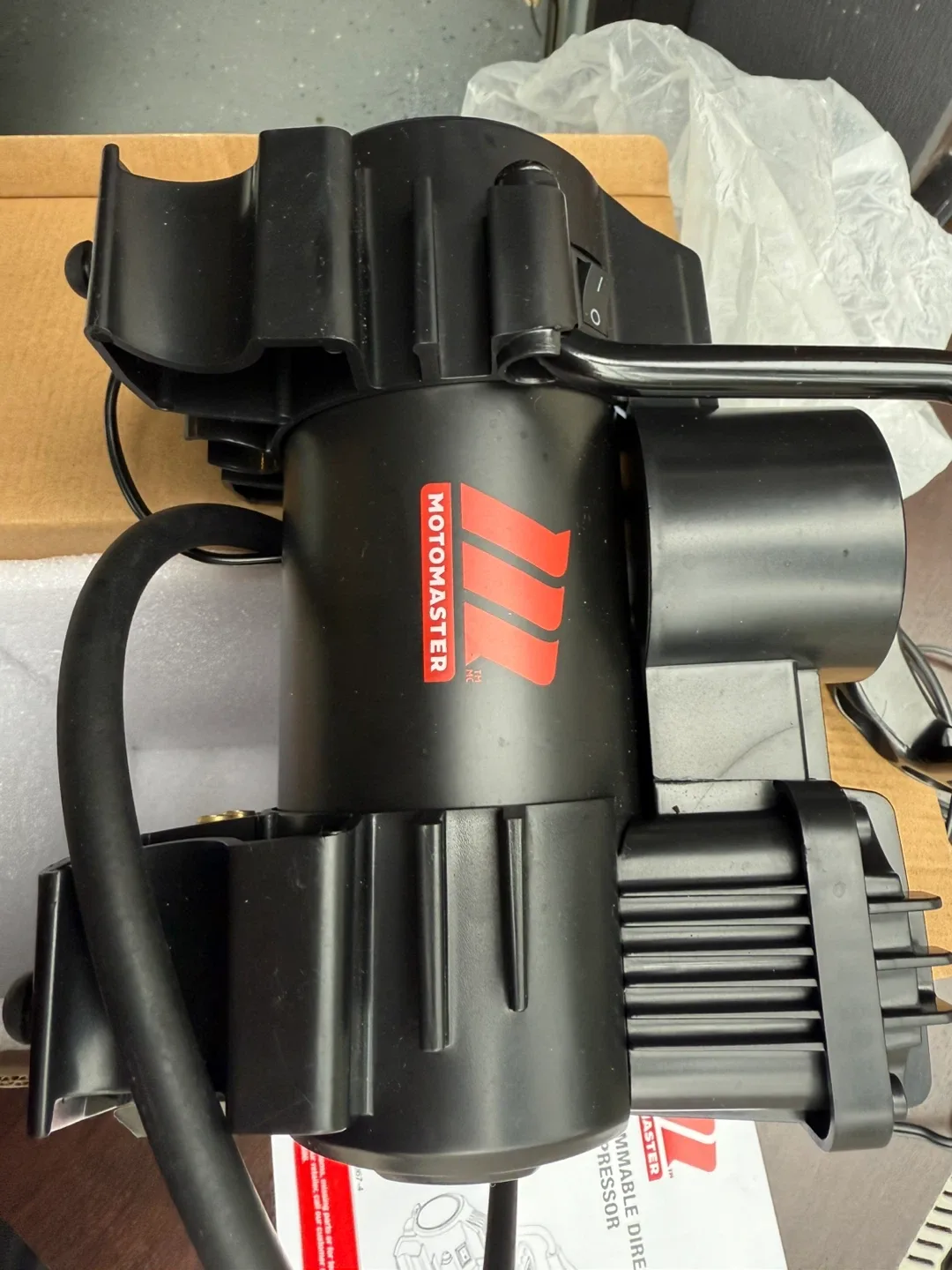 MotoMaster Direct-Drive Air Compressor - New in Box! image indicator(2)