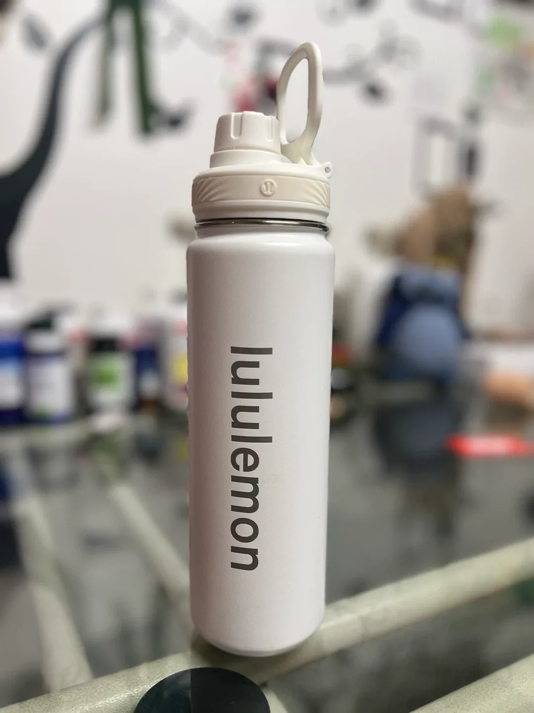 Lululemon White Water Bottle image indicator(2)
