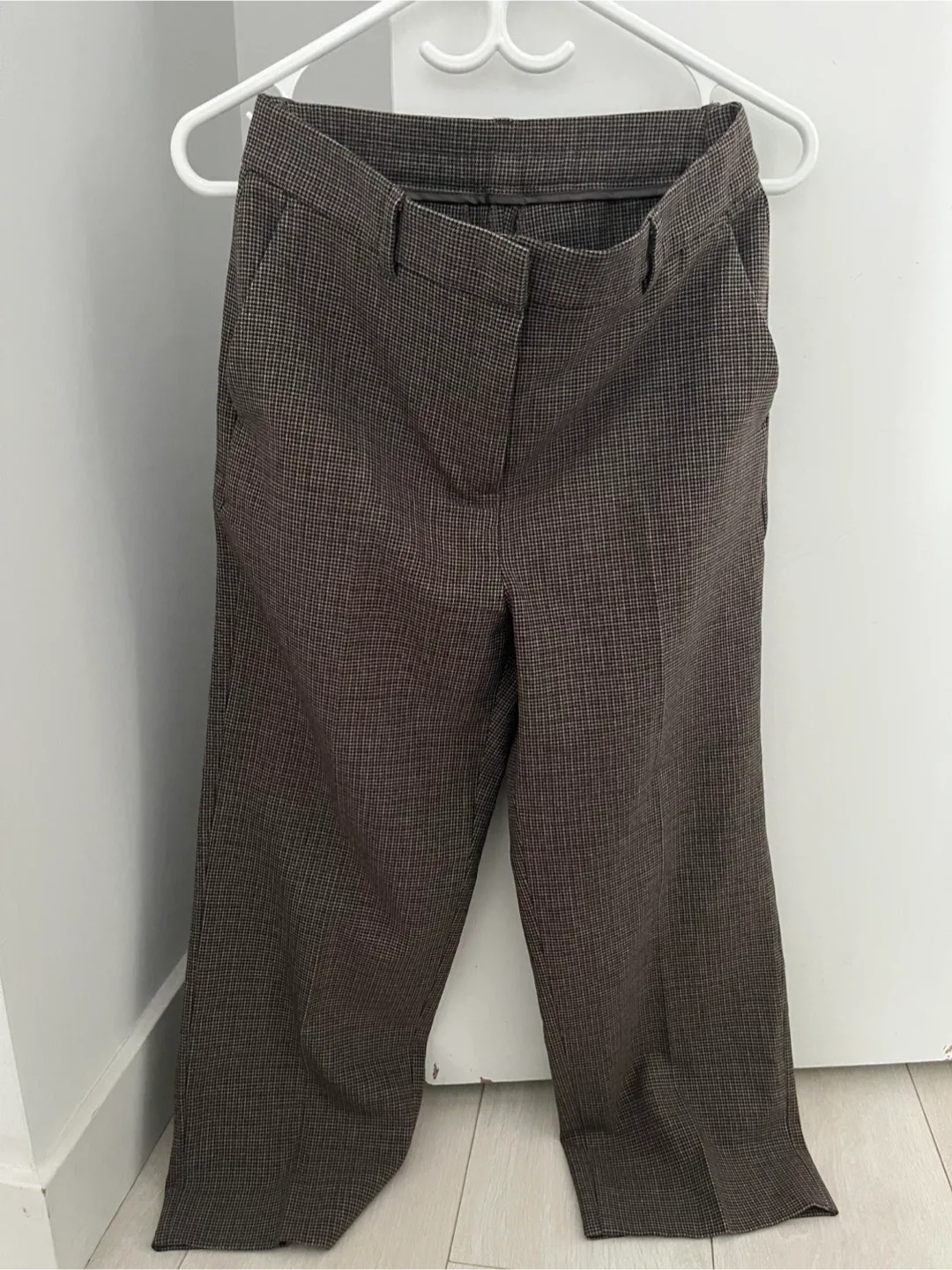 Women Brown Plaid Cropped Trousers