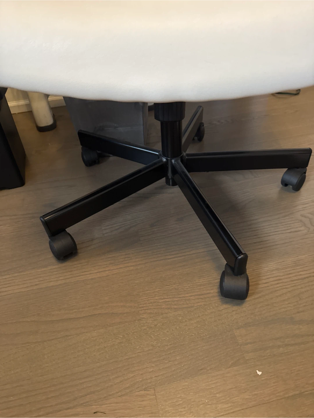 White & Black Office Chair - photo 3