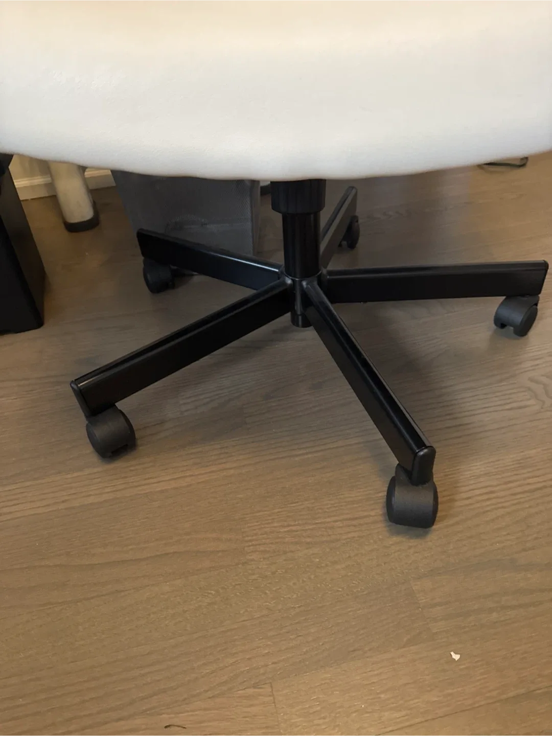 White & Black Office Chair image indicator(3)
