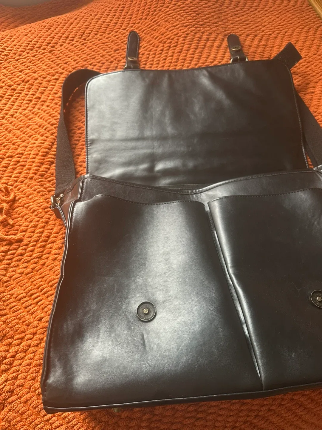 Black Feux Leather Messenger Bag image indicator(2)
