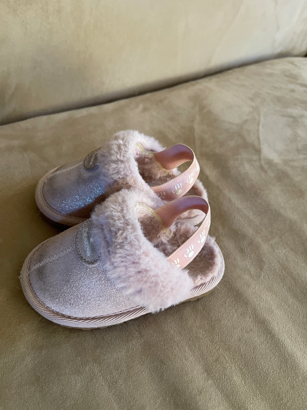 Bearpaw Pink Faux Fur Slippers - Size 4 - photo 3