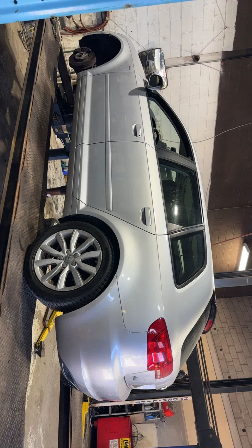 2010 Audi A3 Silver image indicator(3)