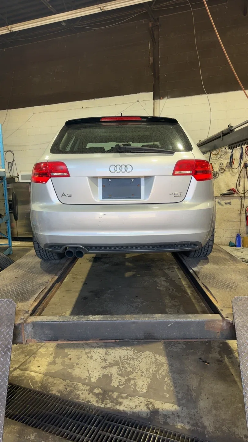 2010 Audi A3 Silver image indicator(4)