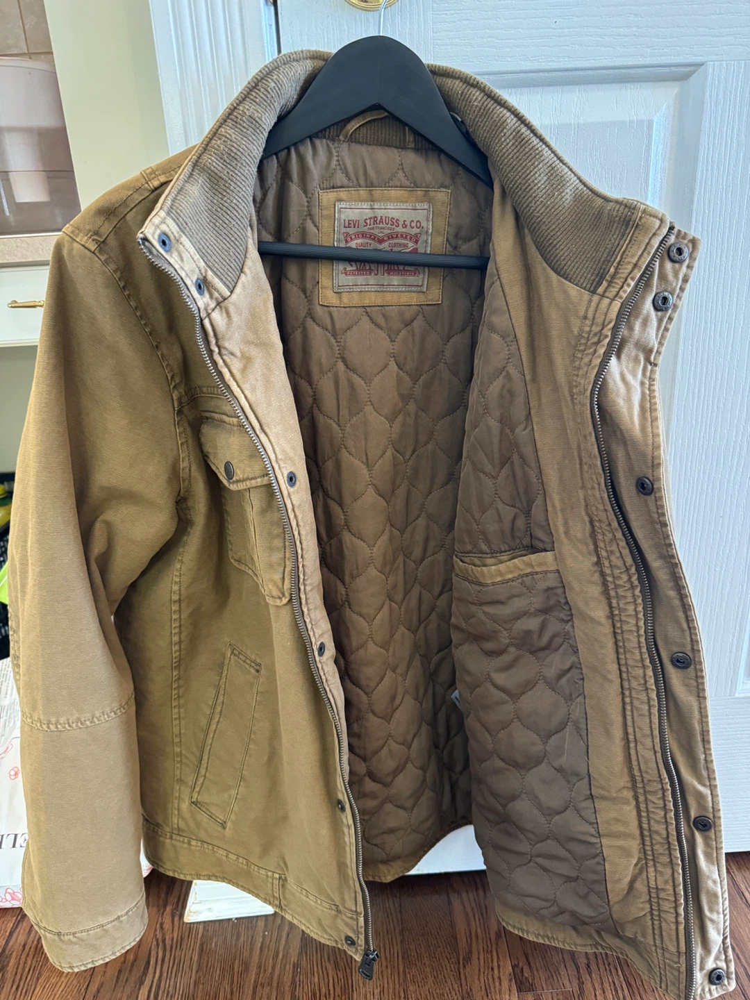 Levi’s Jacket- size M - photo 3