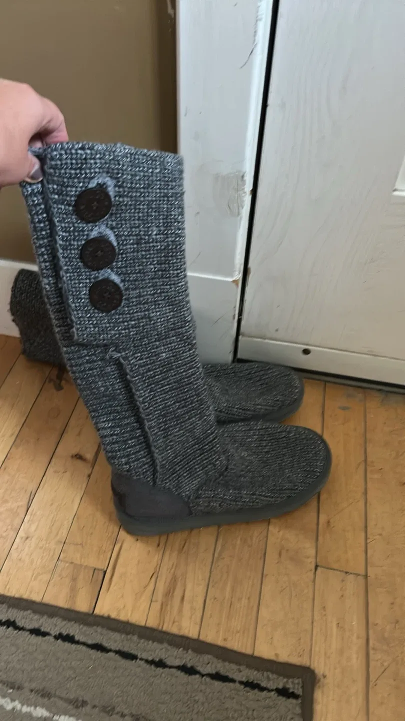 UGG Knit Boots - Grey