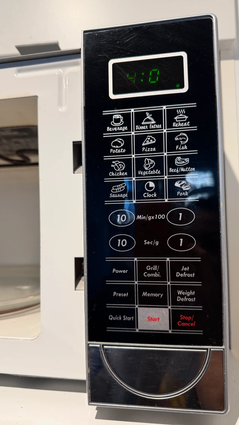 RCA Microwave - photo 2