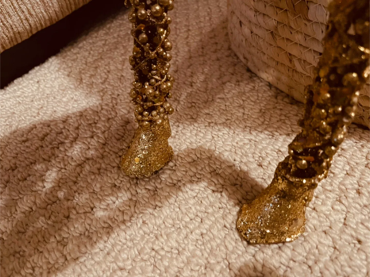 Gold Beaded stand up Deer Decoration image indicator(4)