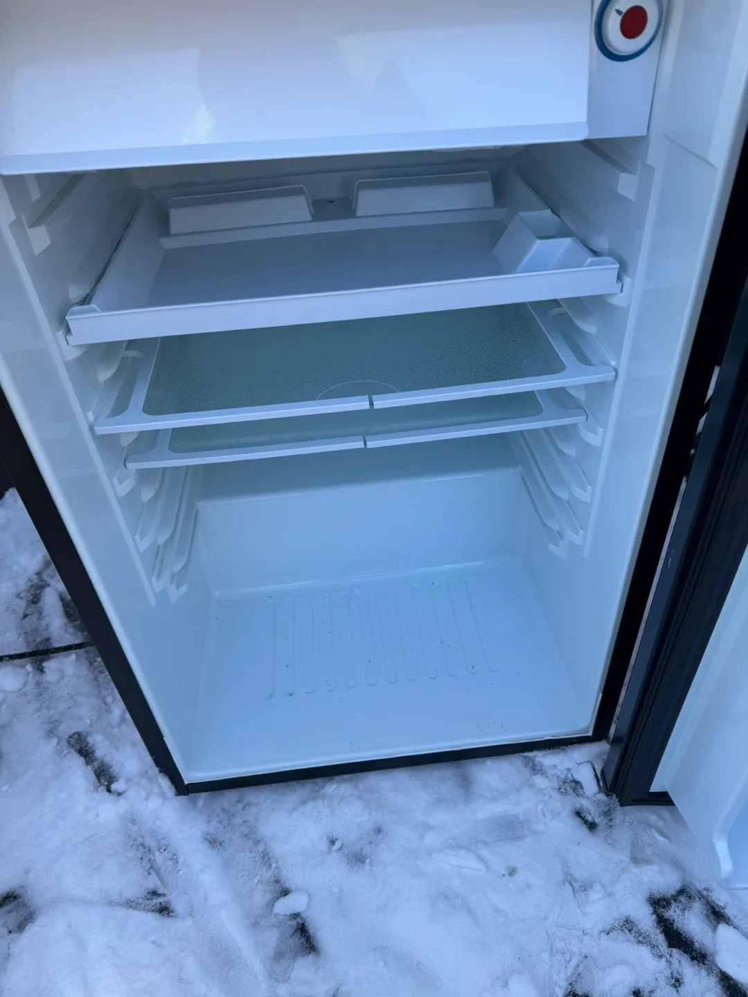 Mini Fridge - Black image indicator(2)