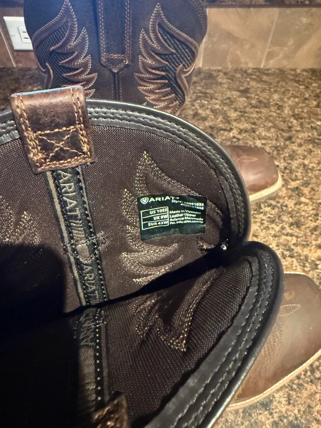 Ariat Men's Leather Cowboy Boots image indicator(3)