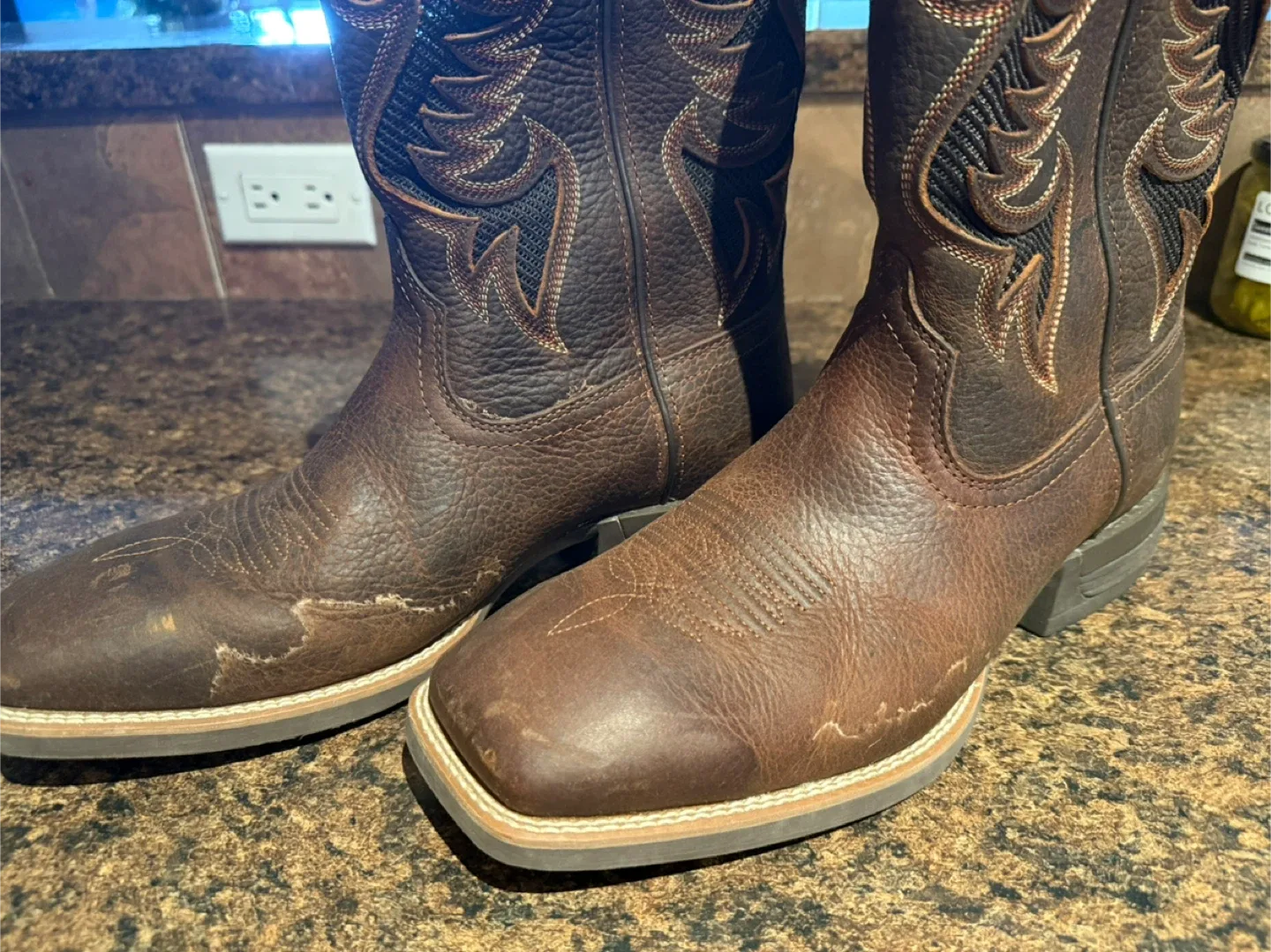 Ariat Men's Leather Cowboy Boots image indicator(4)