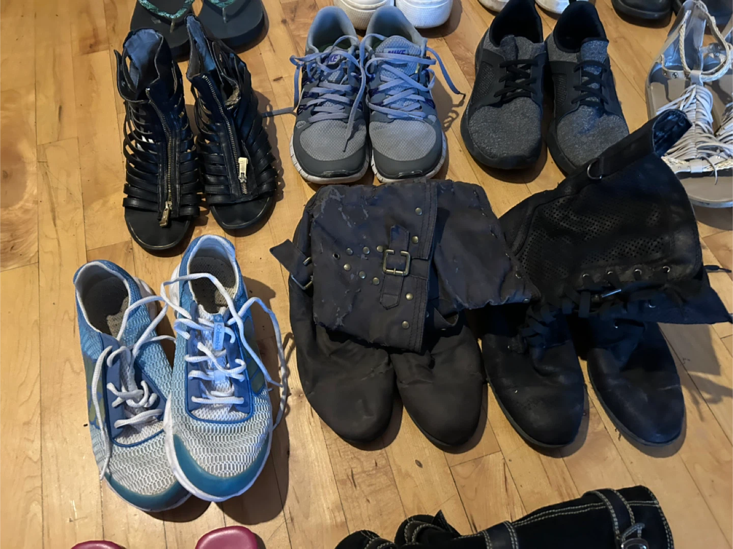 $5.00 each one size 9 or 9.5 or 10 Assorted Shoes - photo 5