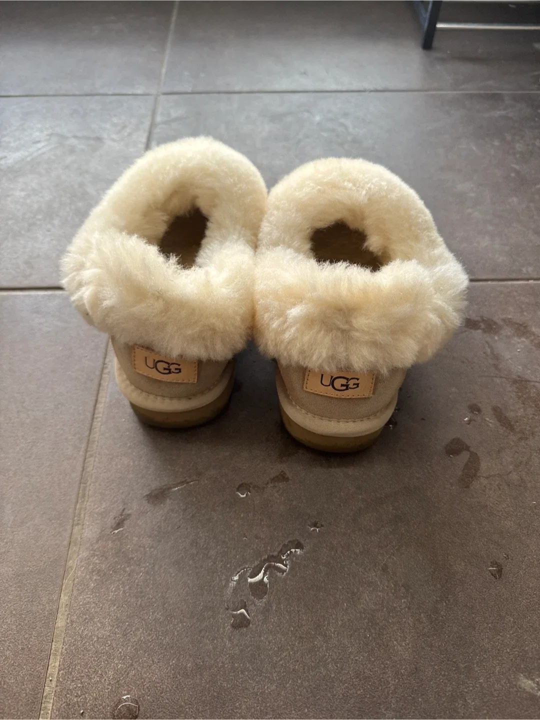 Assorted Women's Clothing image indicator(7)