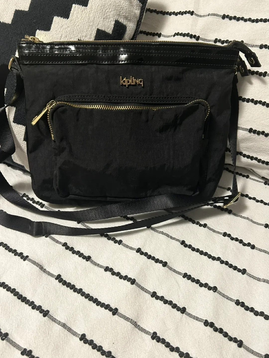 Kipling Black Crossbody Bag image indicator(2)