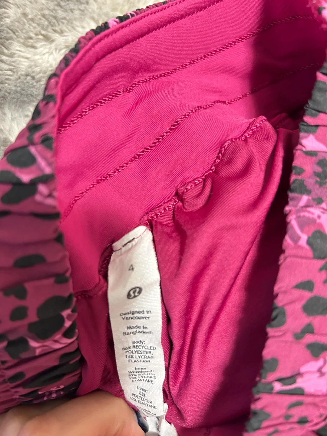 Lululemon Hotty Hot Shorts Size 4 #cleanout - photo 3