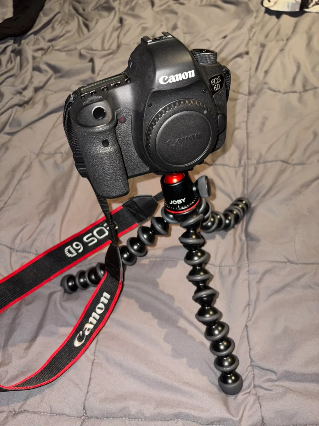 Canon EOS 6D Camera with Joby Tripod image indicator(4)