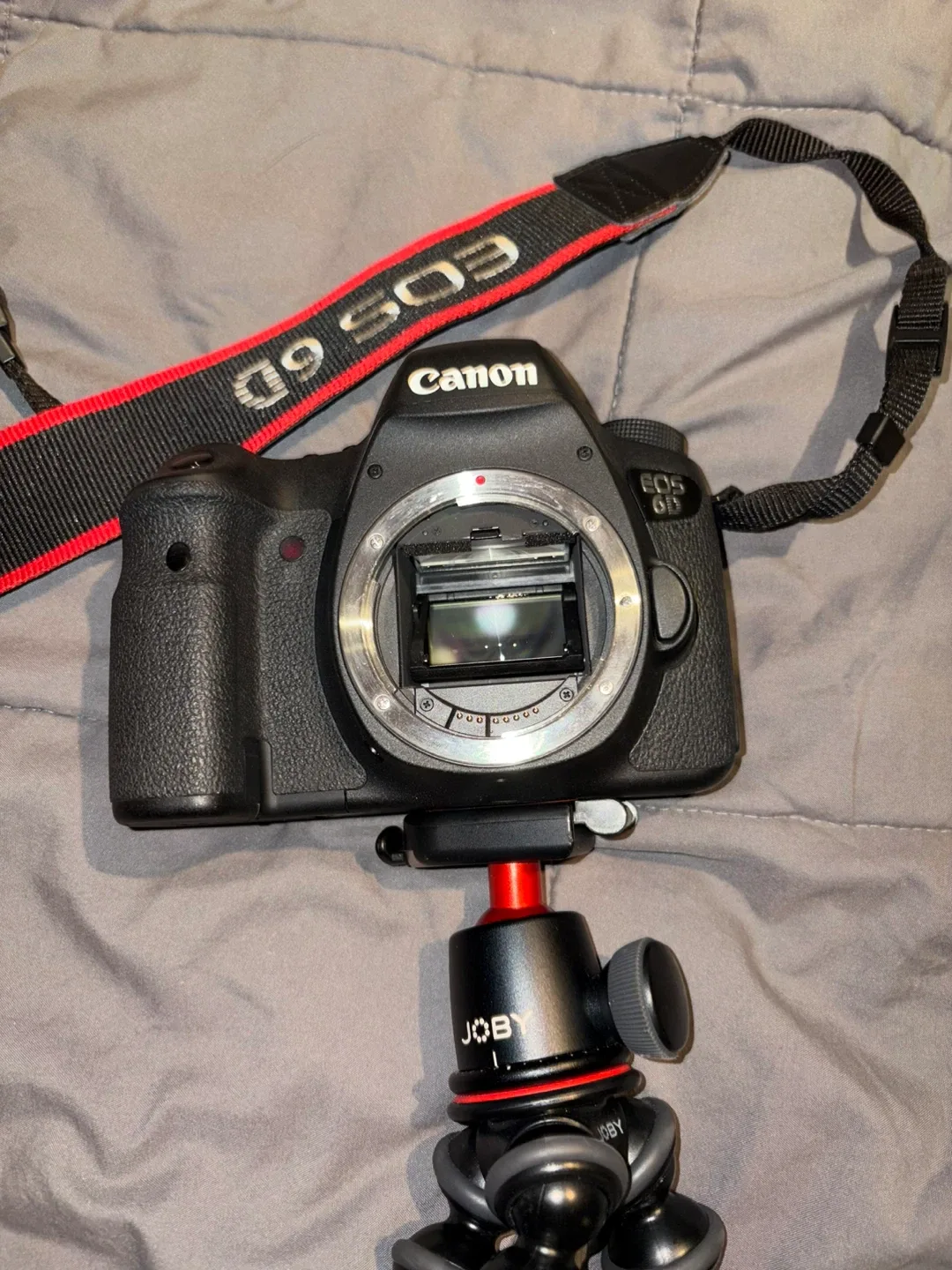 Canon EOS 6D Camera with Joby Tripod image indicator(6)