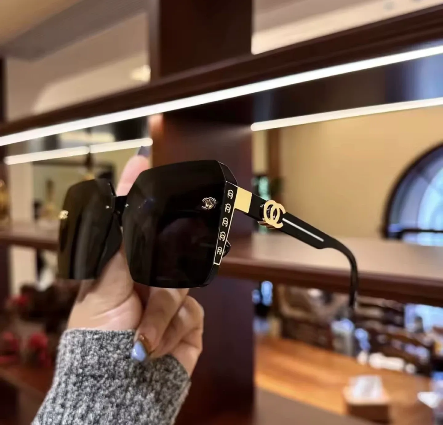 Chanel Black Sunglasses image indicator(3)