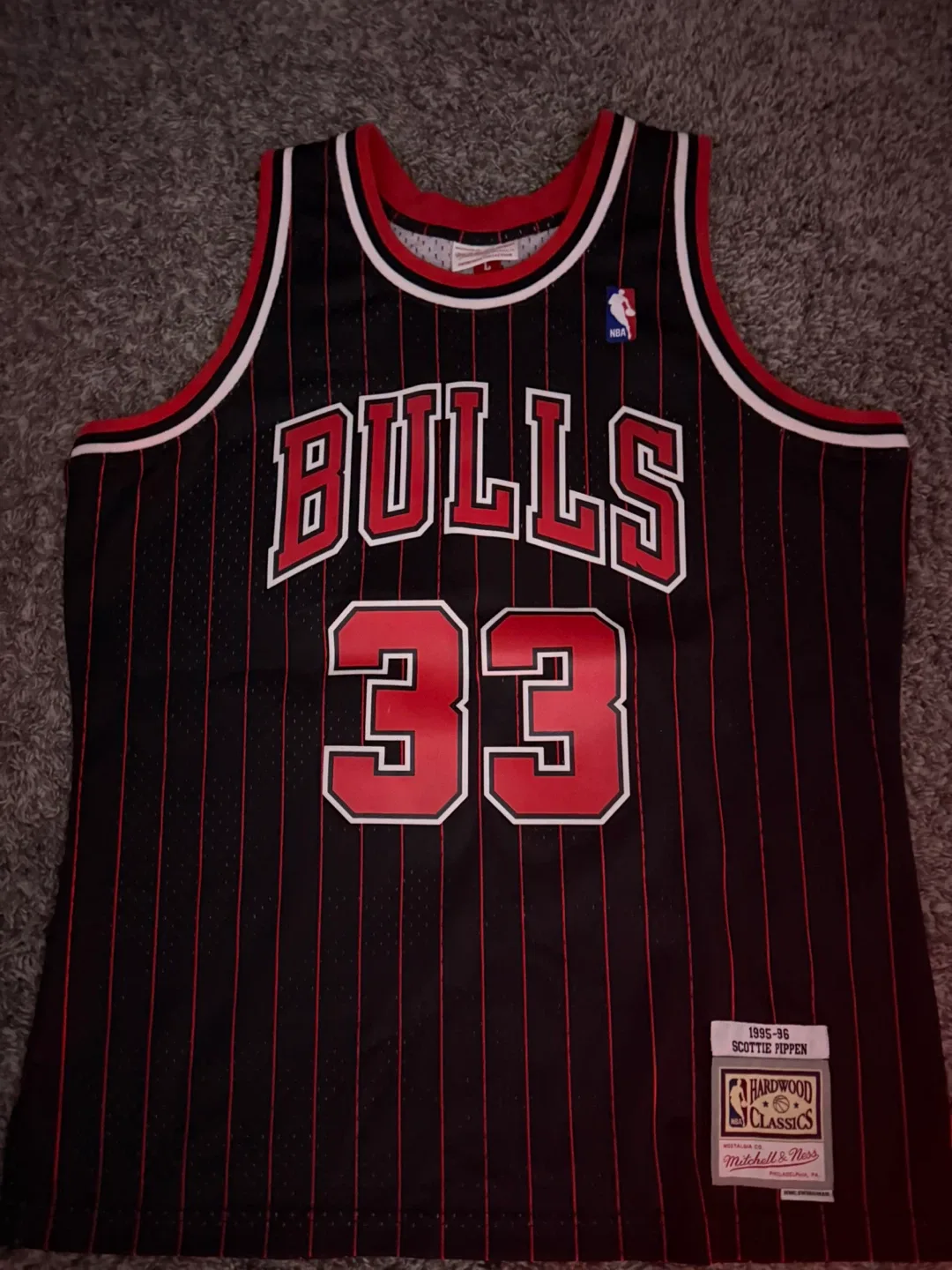 Mitchell & Ness Scottie Pippen Bulls Jersey - Size L