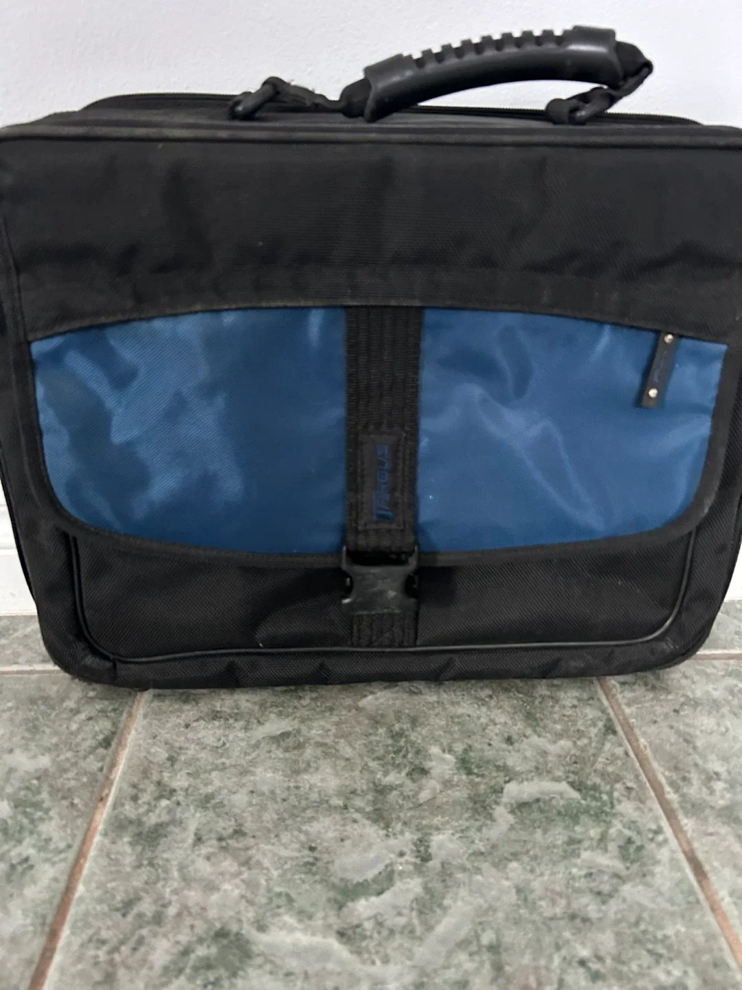 Targus Laptop Bag - Black & Blue