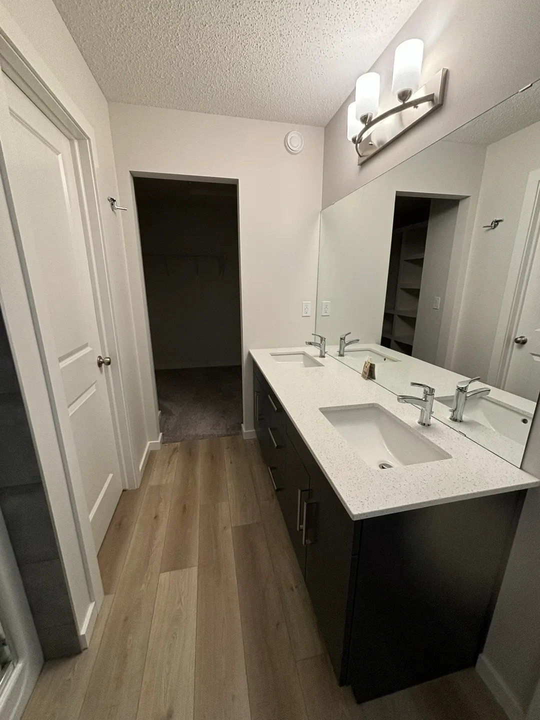 4 bed 3 bath for rental image indicator(5)