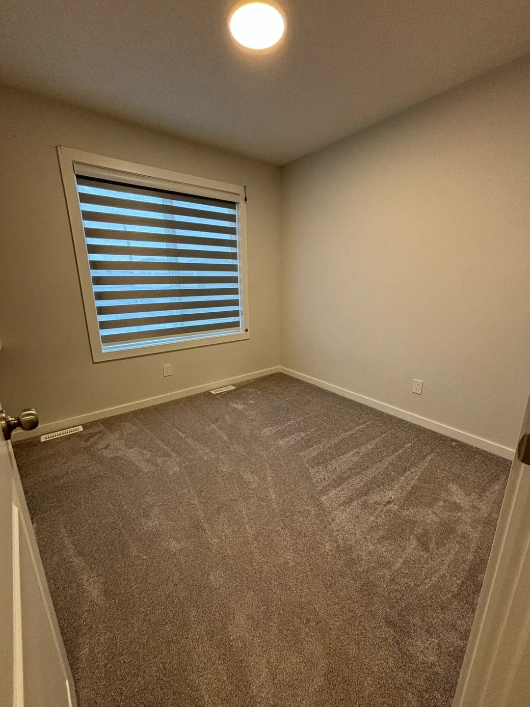 4 bed 3 bath for rental image indicator(10)
