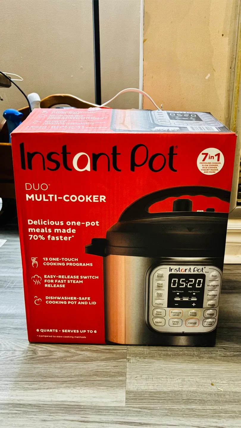 Instant Pot Duo 7-in-1 Multi-Cooker 6 Quart - New in Box