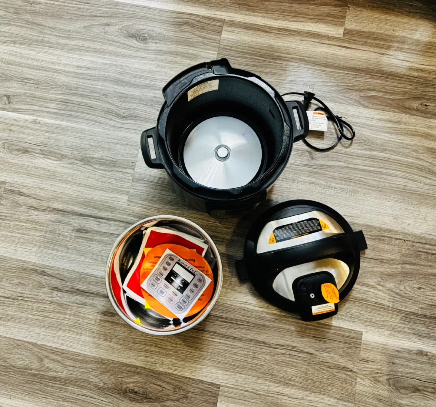 Instant Pot Duo 7-in-1 Multi-Cooker 6 Quart - New in Box image indicator(5)