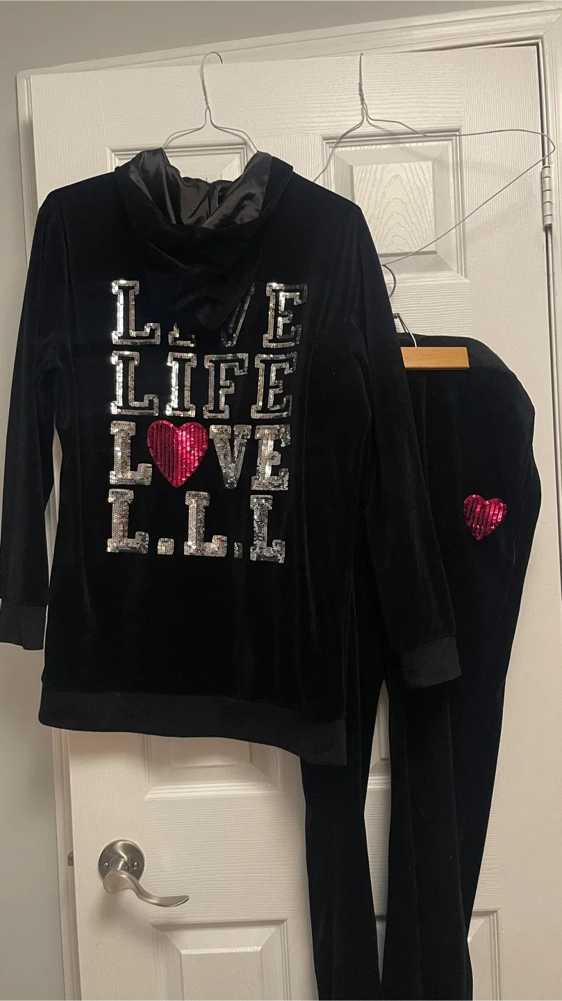 Black Velvet Tracksuit #Cleanout image indicator(4)